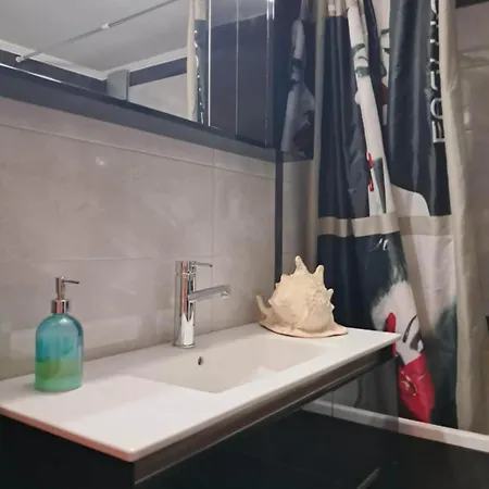 Double-v Πύργος