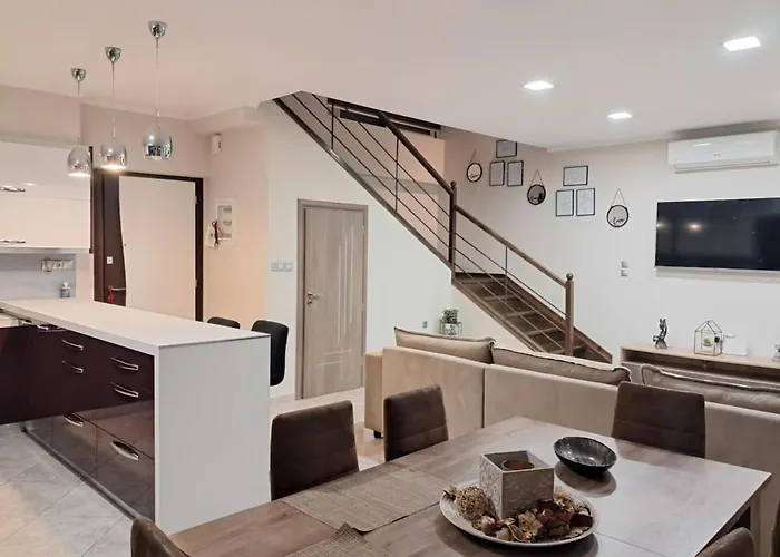 Double-v Appartamento Pírgos